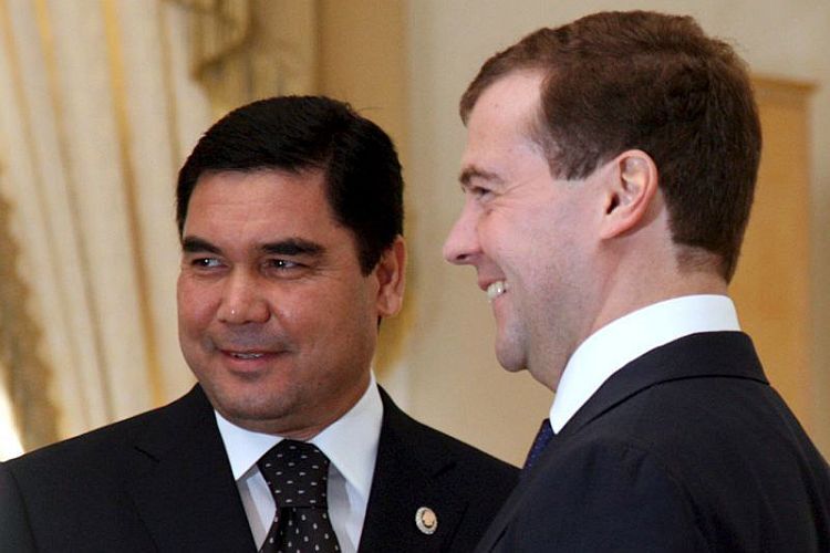 Gurbanguly Berdimuhamedow und Dmitri Medwedew sind Rallyefans.
