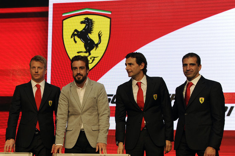 Auch die Ferrari-Piloten Kimi Räikkönen, Fernando Alonso, Pedro de la Rosa und Marc Gené durften auf die Bühne