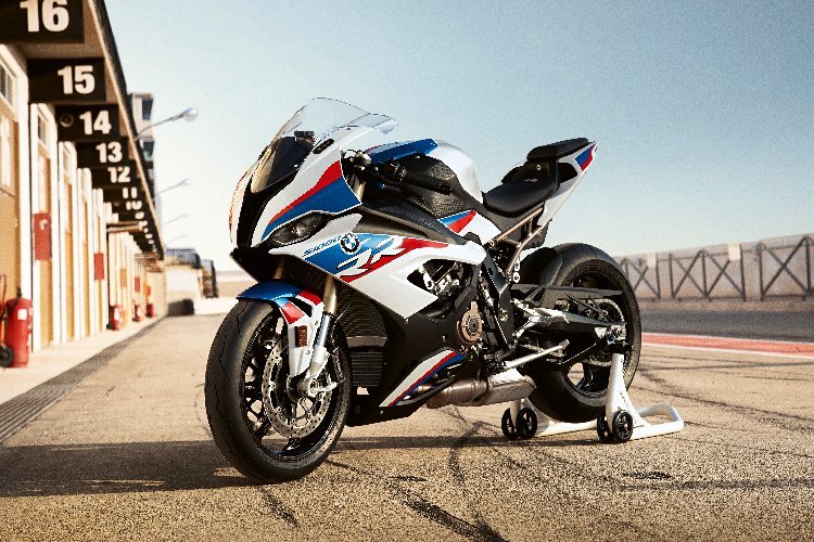 Neue S 1000 RR: BMW schärft sein Superbike nach - World of Bike