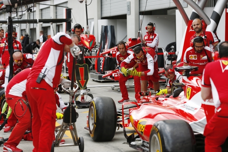 Boxenstopp bei Ferrari