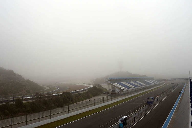Dichter Nebel über dem Circuito de Jerez