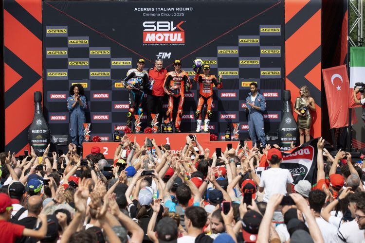 1. Rennen - Toprak Razgatlioglu, Nicolò Bulega & Álvaro Bautista