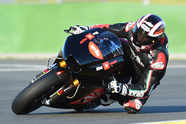 Alex Hofmann auf dem neuen MotoGP-Bike von Aprilia