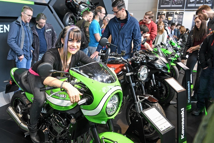 Viele Messebesucher sahen die Motorradneuheiten des Jahrgans 2018 erstmals in Echt