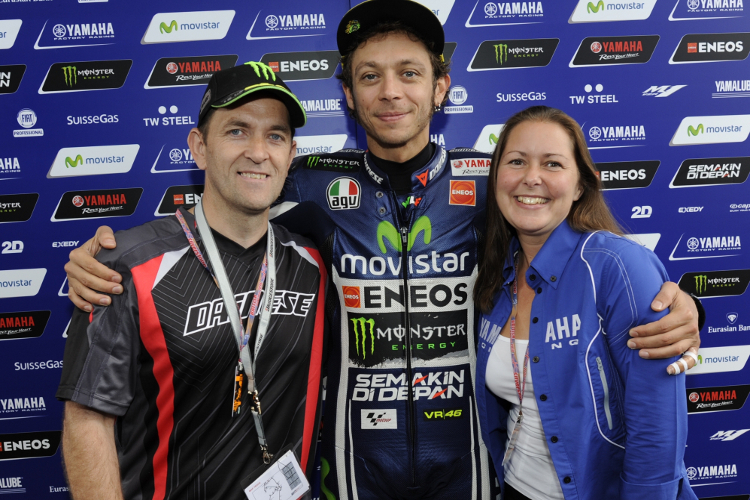Rossi (Mitte) mit Colin und Amanda aus Großbritannien