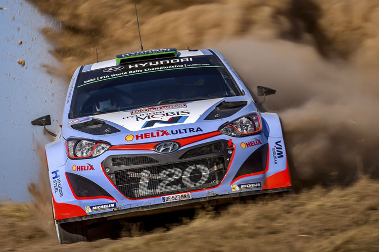 In Italien fährt Paddon zum ersten Mal den 2015er Hyundai i20 WRC