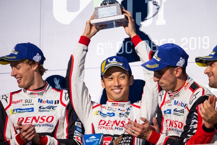 Sieger der 6h von Fuji: (v.li.) Brendon Hartley, Kazuki Nakajima und Sébastien Buemi