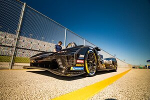 So sieht die Front des Cadillac V-Series.R ab 2026 aus)