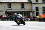 Michael Dunlop brachte sich mit Bestzeit in Stellung für das Superbike-Rennen