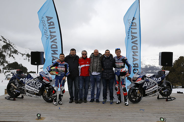 Auch Ducati-Sportdirektor Paolo Ciabatti (Mitte) ließ sich die Teampräsentation in Andorra nicht entgehen