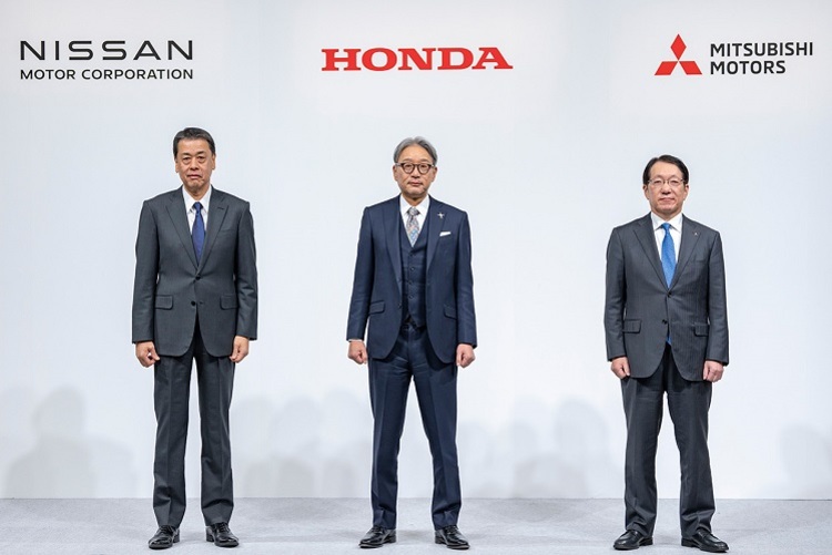 Partnerschaft: Nissan-Direktor Makoto Uchida, Honda-Direktor Toshihiro Miba, Mitsubishi-Direktor Takao Kato