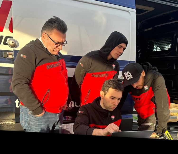 Daten-Analyse: Ducati-Crew mit Aushängeschild Cairoli (rechts)