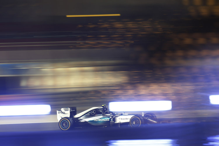 Nico Rosberg drehte im zweiten freien Training in Bahrain die schnellste Runde