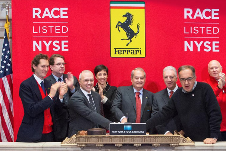 Die Ferrari-Chefetage drückt die Eröffnungsglocke