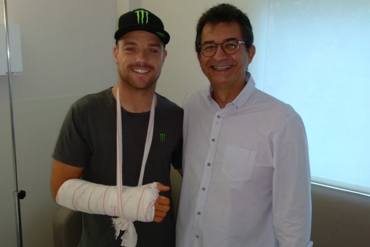 Alex Lowes mit bandagiertem rechten Arm