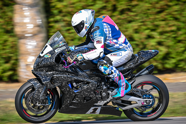 Erfolgreiches Comeback in der IRRC Superbike von David Datzer