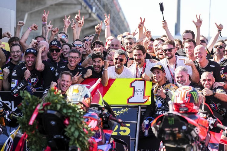 Topraks-einzige-Sorge-in-Jerez-H-lt-der-BMW-Motor-