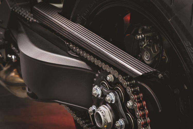 Der vielleicht schönste Kettenschutz der Motorradgeschichte ziert die Einamrschwinge der Brabus 1300R Edition 23