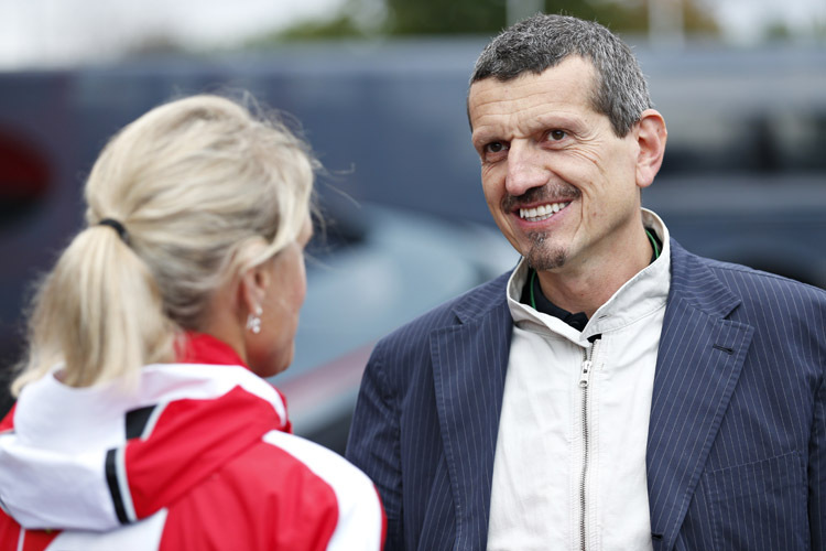Crashtests bestanden: Teamchef Günther Steiner darf sich freuen, denn Das Haas-F1-Team liegt im Zeitplan
