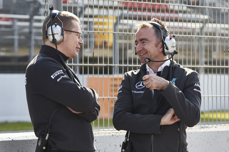 Motorenchef Andy Cowell (links) mit Mercedes-Technikdirektor Paddy Lowe
