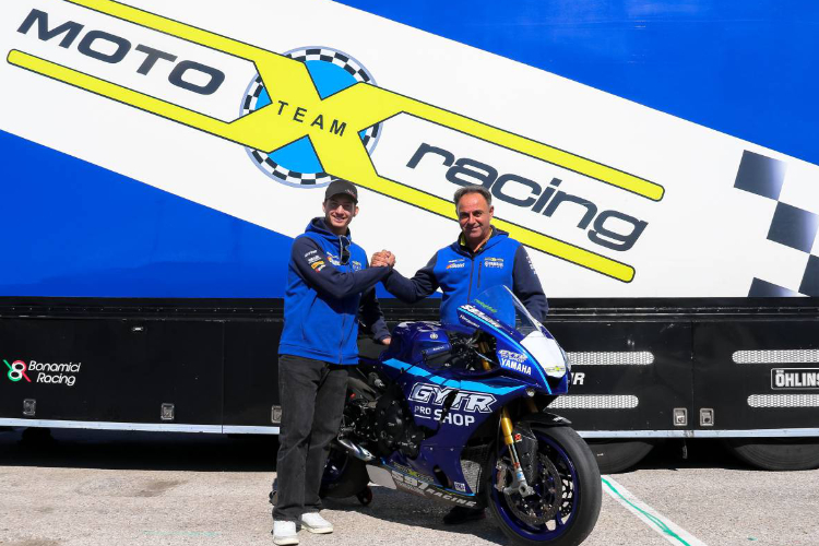 Luca Bernardi (li.) mit Motoxracing-Teamchef Sandro Carusi