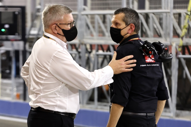 Formel-1-Sportchef Ross Brawn mit Haas-Teamchef Günther Steiner