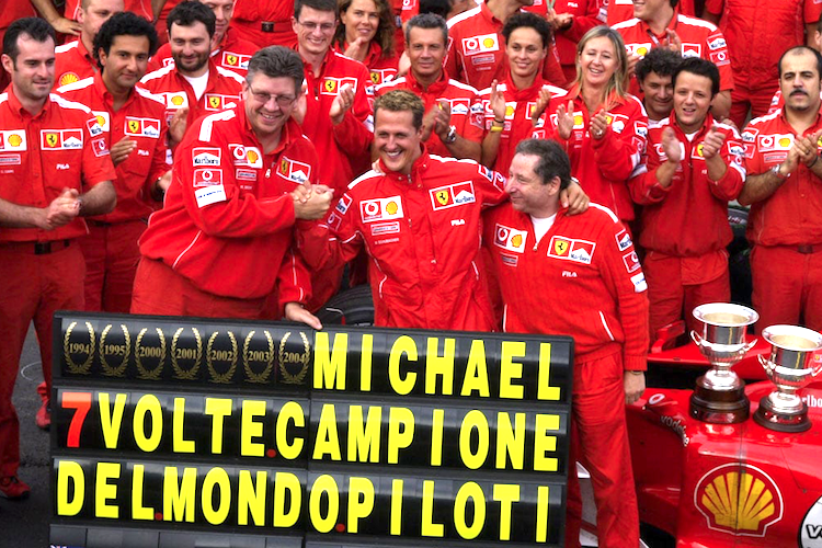 Von Erfolg zu Erfolg: Ross Brawn, Michael Schumacher und Jean Todt bei Ferrari