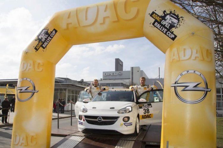 Start feri für den ADAC Opel Rallye Cup