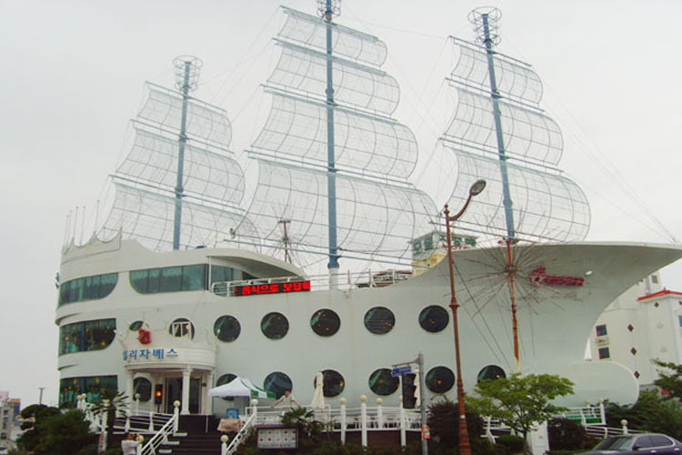 Schiff ahoi – die «Queen Elizabeth» in Mokpo