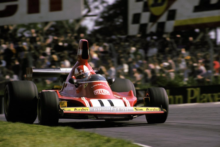 Clay Regazzoni 1974 im Ferrari