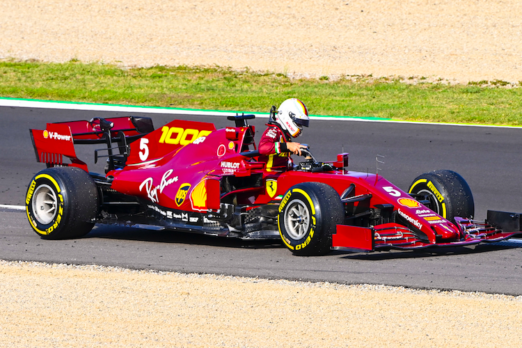 Sebastian Vettel wird von seinem Wagen im Stich gelassen