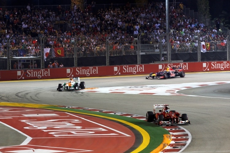 Fleissiger Punktesammler: Alonso in Singapur vor Di Resta