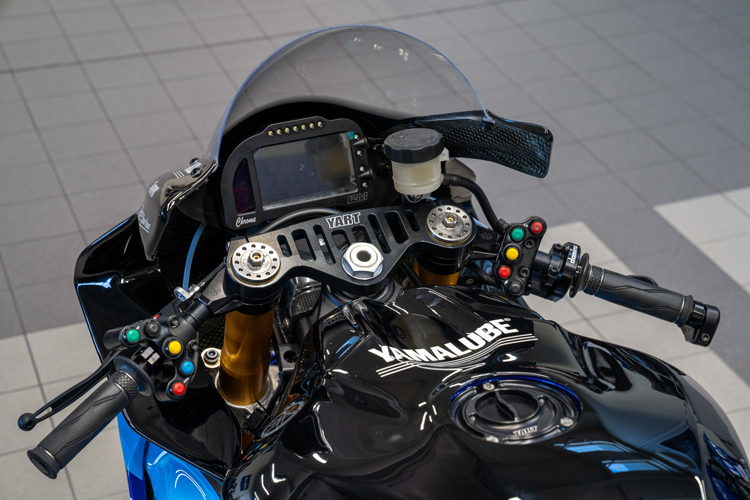 Ein Blick ins Hebelwerk der exklusiven Yamaha-R1