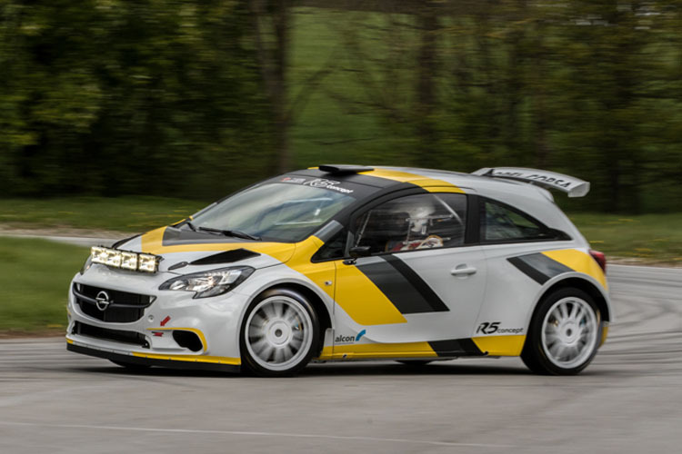 Weltpremiere in Portugal – der von Holzer Motorsport entwickelte Corsa 