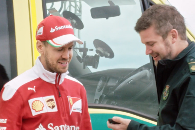 Sebastian Vettel mit Ambulanzfahrer Alex Knapton