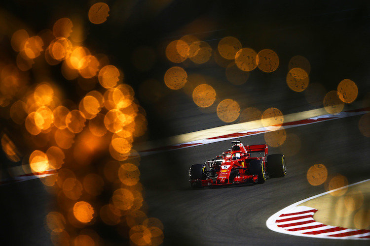 Sebastian Vettel nimmt seinen 200. GP von der Pole aus in Angriff