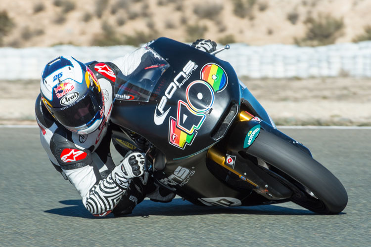 Maverick Viñales: Der Moto3-Weltmeister in Almeria mit neuem Red-Bull-Helm