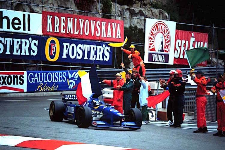 Olivier Panis nach seinem Sieg 1996