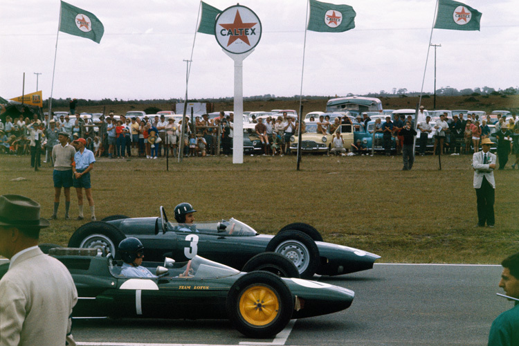 Graham Hill (hinten) geht ins 1962er Formel-1-Finale gegen Jim Clark