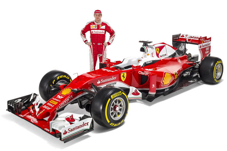 Kimi Räikkönen mit seinem neuen Dienstwagen