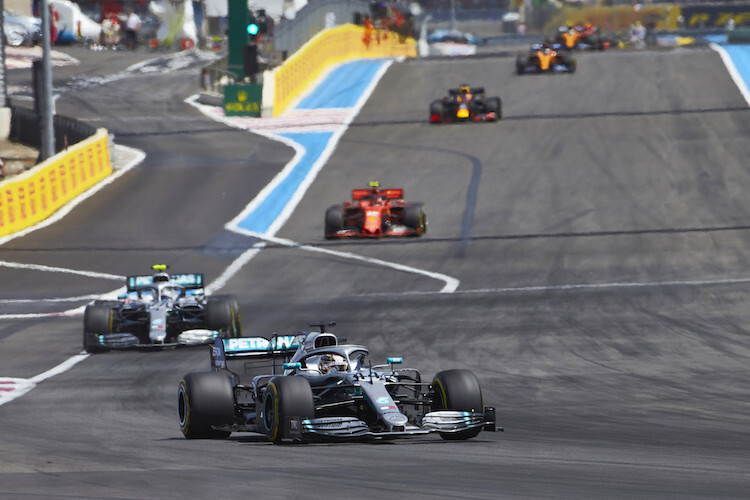 Typisch Formel 1 in der Turbohybrid-Ära – Mercedes vorne