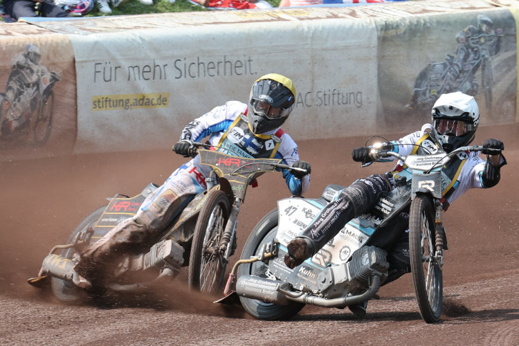 Erik Riss (re.) hofft auf eine normale Saison 2026