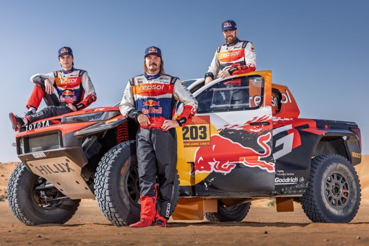 Toyota-stellt-Fahrzeug-und-Fahrer-f-r-Dakar-vor