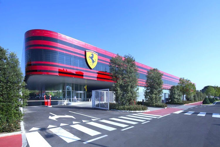 Im Ferrari-Werk war für rund 30 Sekunden der Sound des 2022er-Triebwerks zu hören
