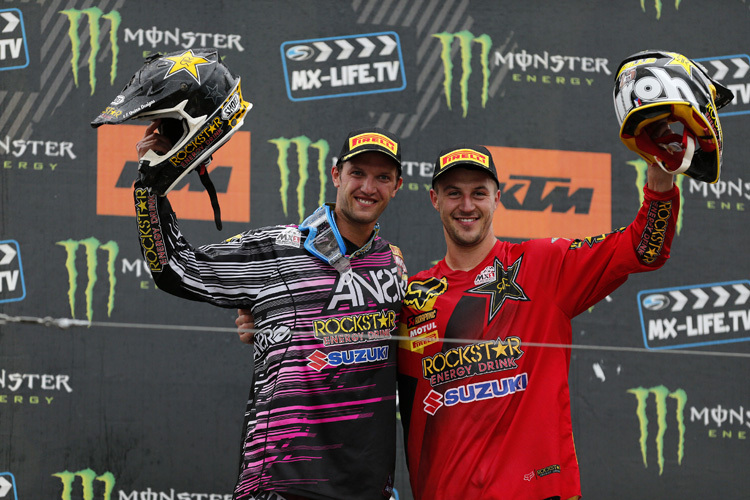 Suzuki-Triumph in Loket: Clément Desalle (re.) siegte vor Kevin Strijbos