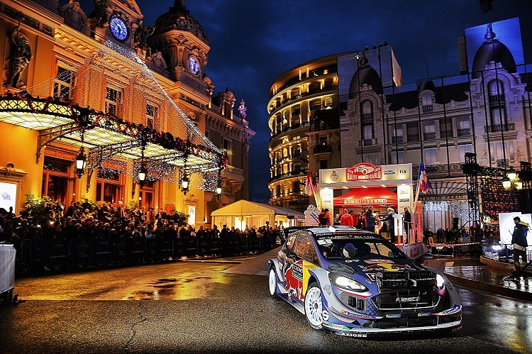 Sébastien Ogier beim Saisonstart vor dem Casino Monte Carlo