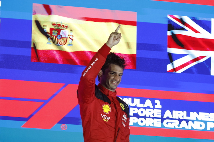 Carlos Sainz nach seinem Sieg in Singapur