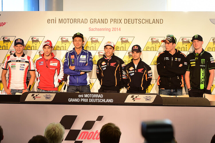 Pressekonferenz auf dem Sachsenring: Bradl, Dovizioso, Rossi, Márquez, Pedrosa, Espargaró und Smith