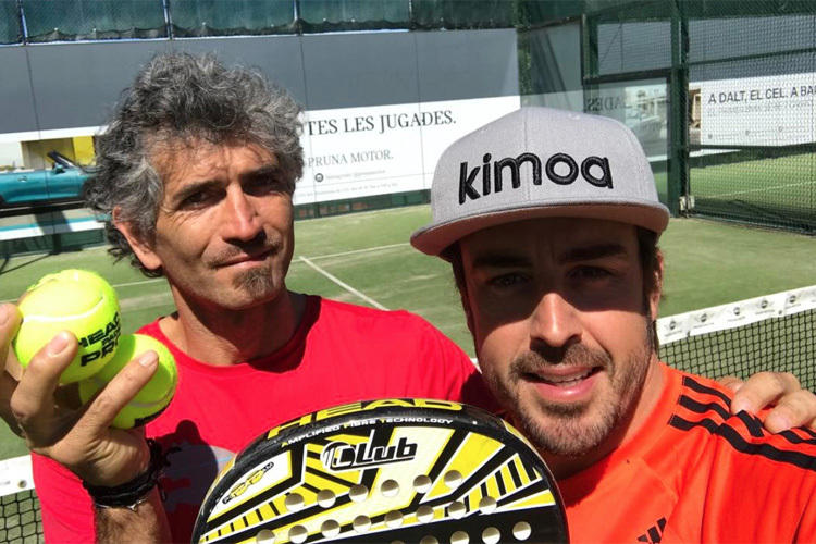 Fernando Alonso mit Edo Bendinelli auf dem Tennisplatz
