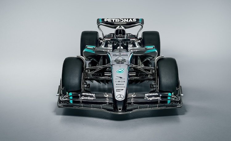 Vorderansicht: Der neue Mercedes W16